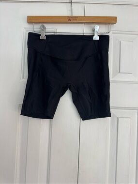SKIMS Black Mid-Rise Compression Biker Shorts